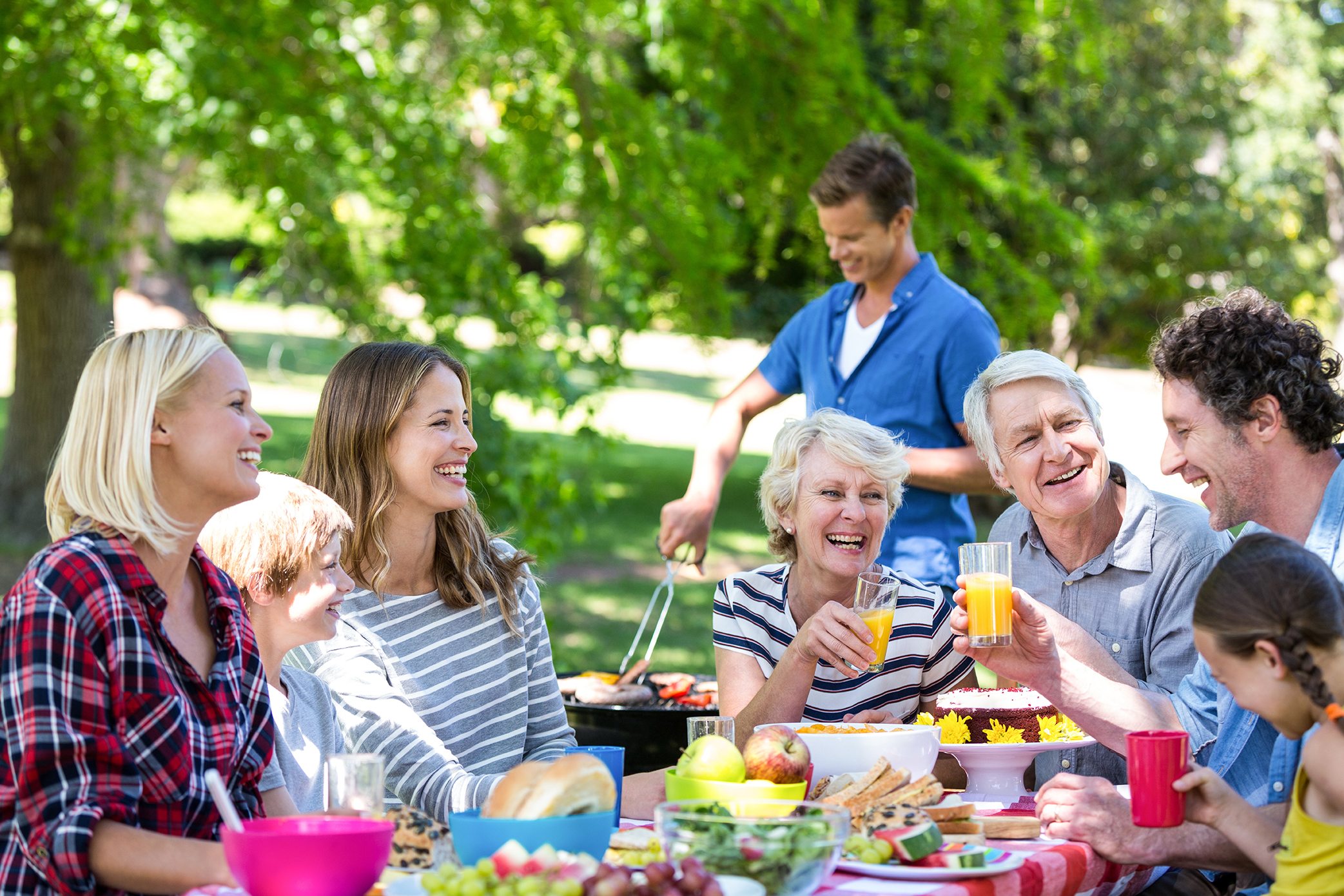 MARKETING TO MOMS NOW, IN OFF-PEAK SEASONS MARKETING TO MOMS NOW, IN OFF-PEAK SEASONS